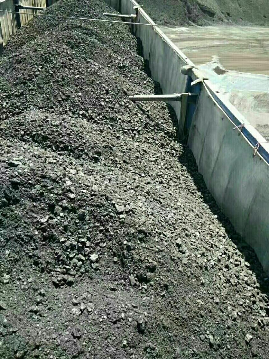 隆德煤矿优质水洗煤价格: 过筛2-5块390元(6200) 过筛3-8块元385(6200